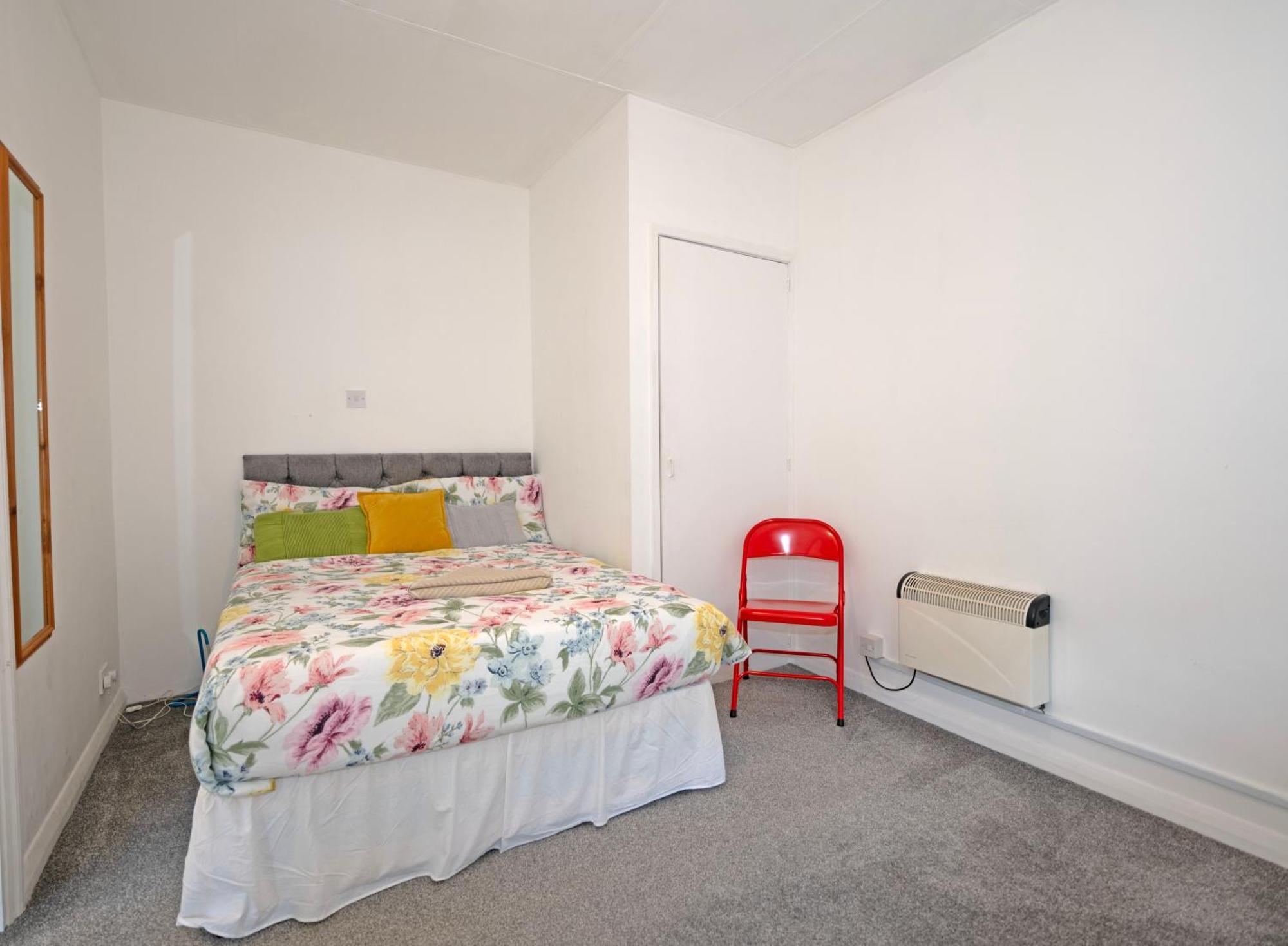 Flat In Clapham Budget Friendly Stay Londra Exterior foto