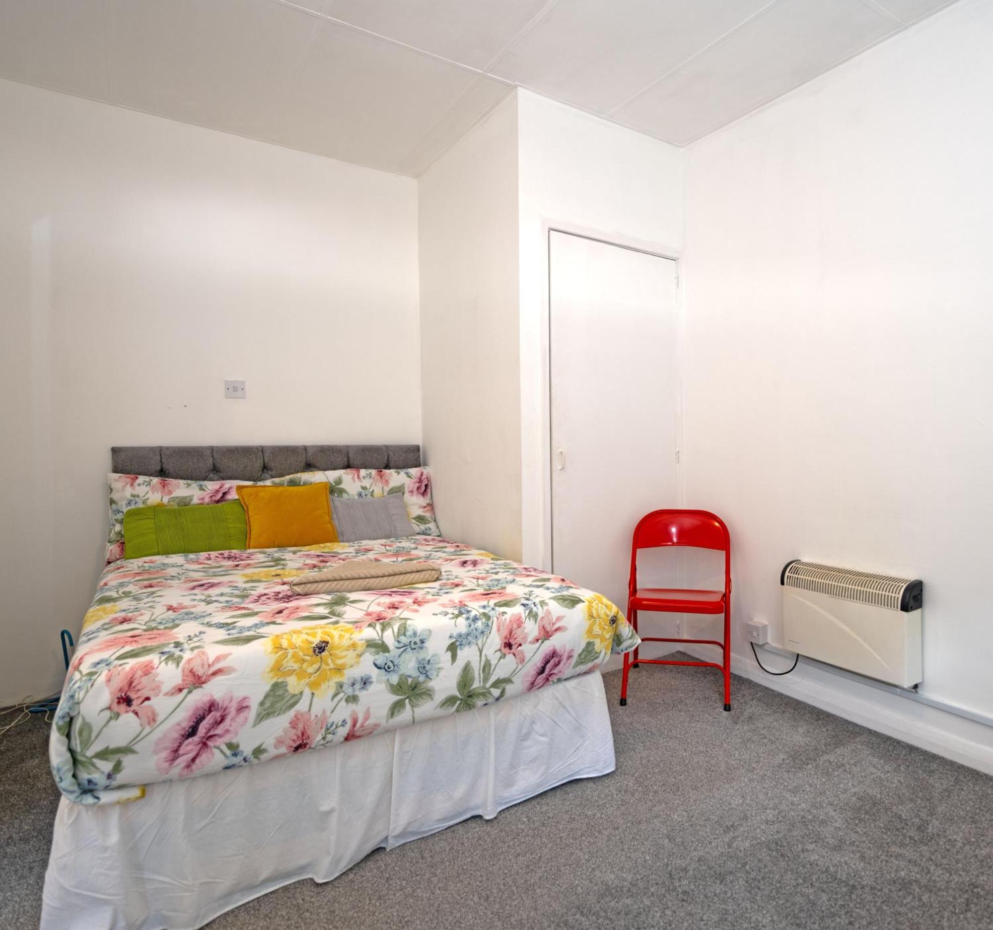 Flat In Clapham Budget Friendly Stay Londra Exterior foto