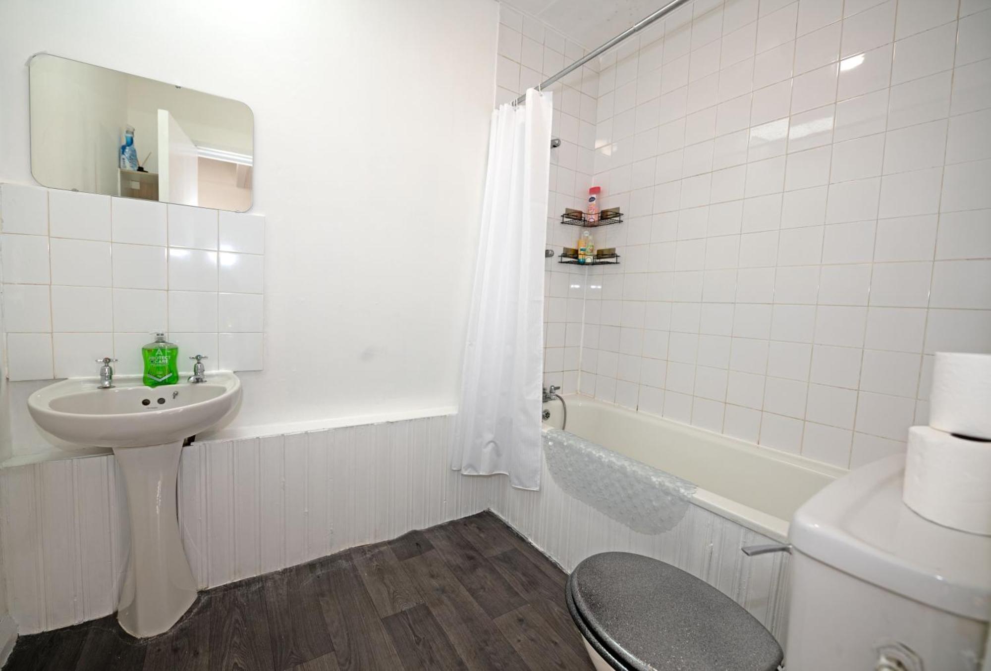 Flat In Clapham Budget Friendly Stay Londra Exterior foto